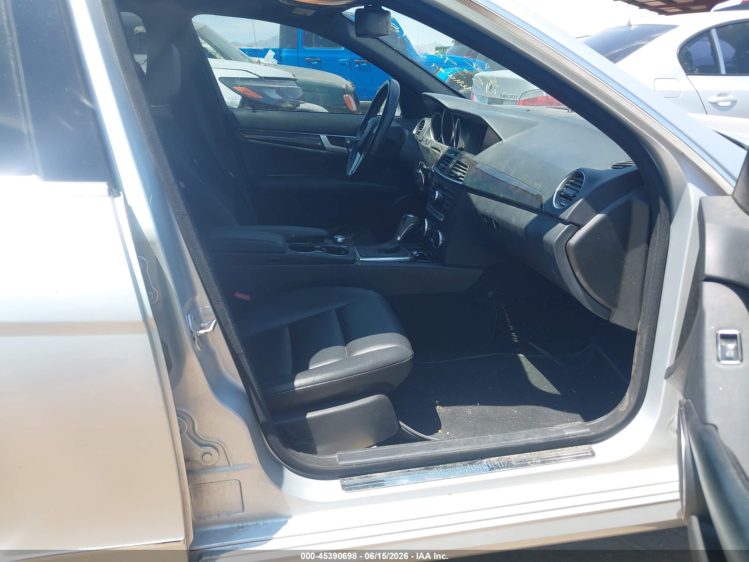 2013 Mercedes-benz C 300 Sport 4matic Silver vin: WDDGF8AB8DG108817