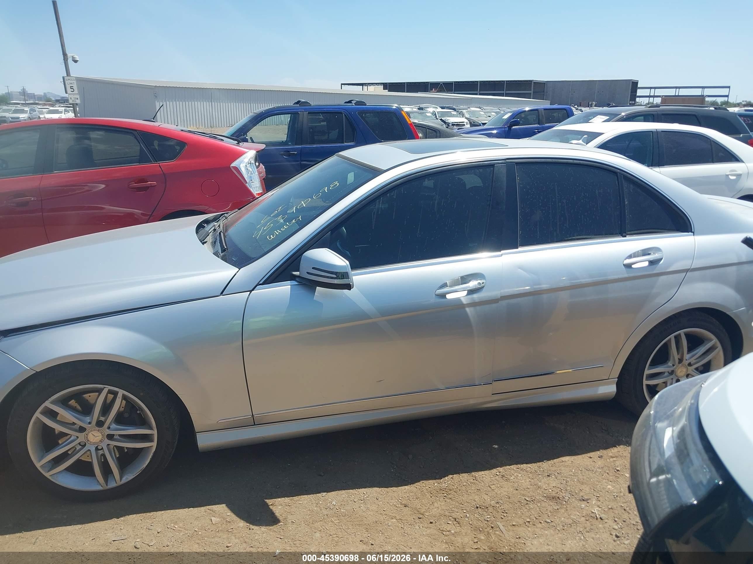2013 Mercedes-benz C 300 Sport 4matic Silver vin: WDDGF8AB8DG108817