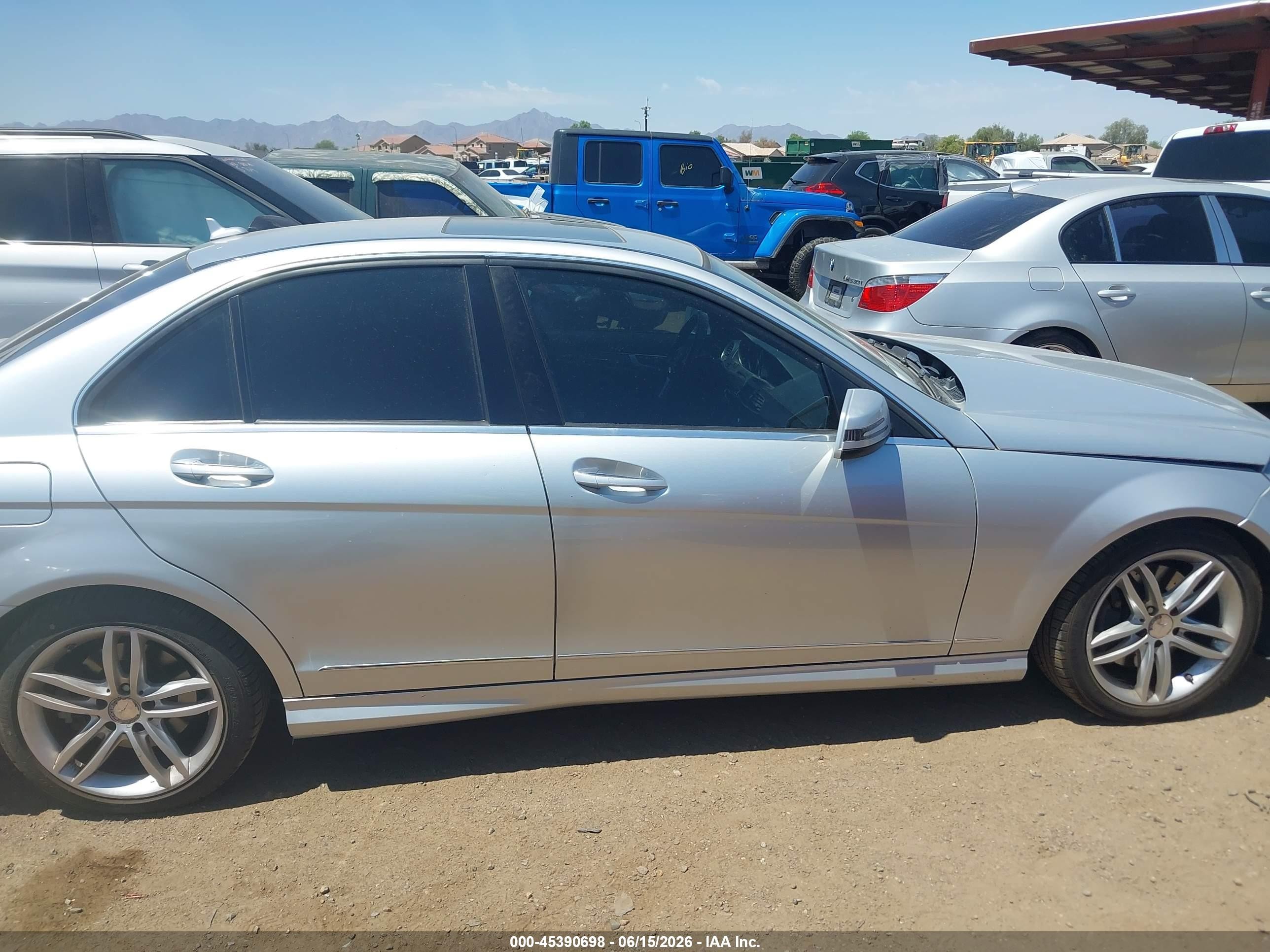 2013 Mercedes-benz C 300 Sport 4matic Silver vin: WDDGF8AB8DG108817