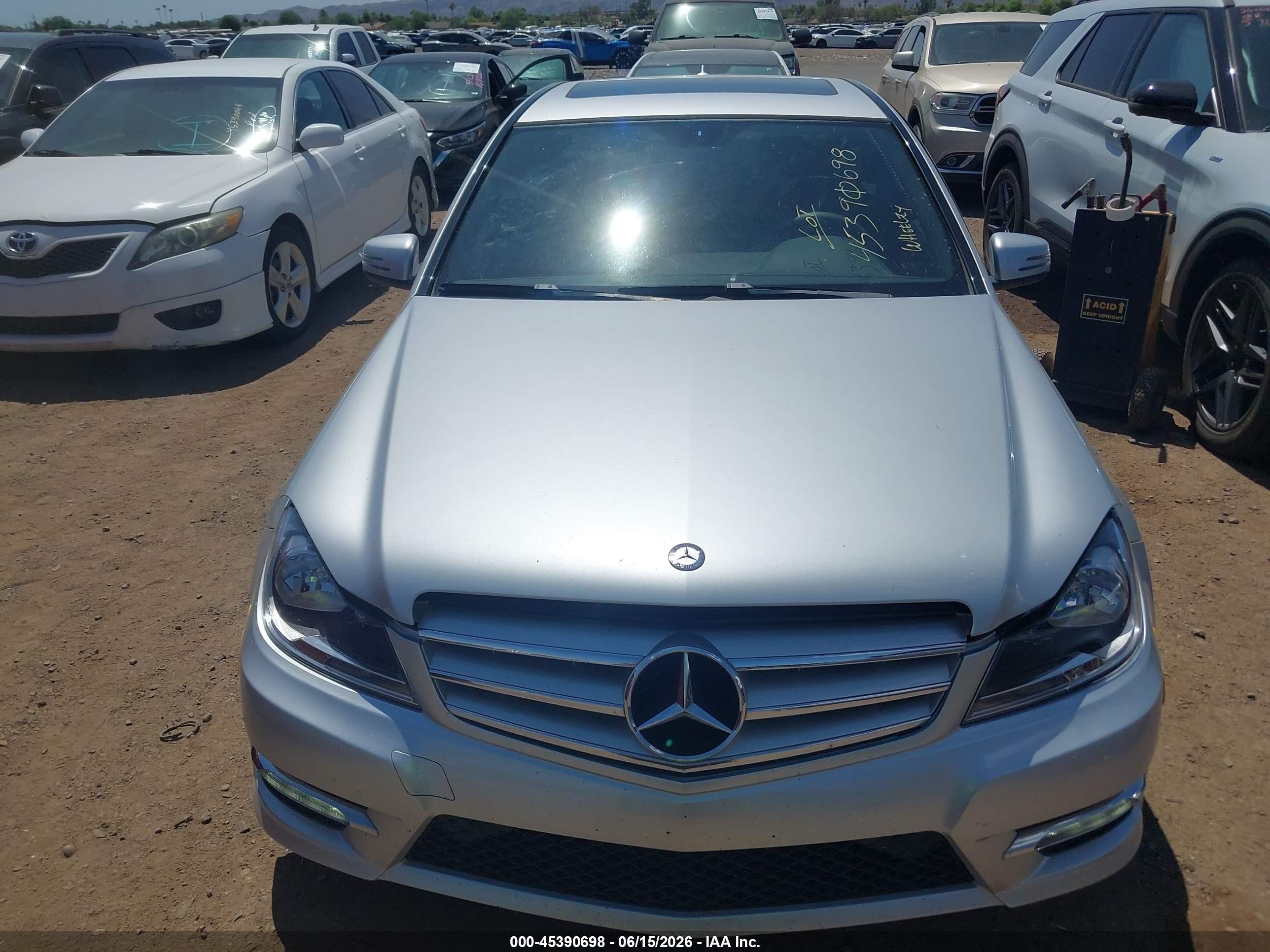 2013 Mercedes-benz C 300 Sport 4matic Silver vin: WDDGF8AB8DG108817