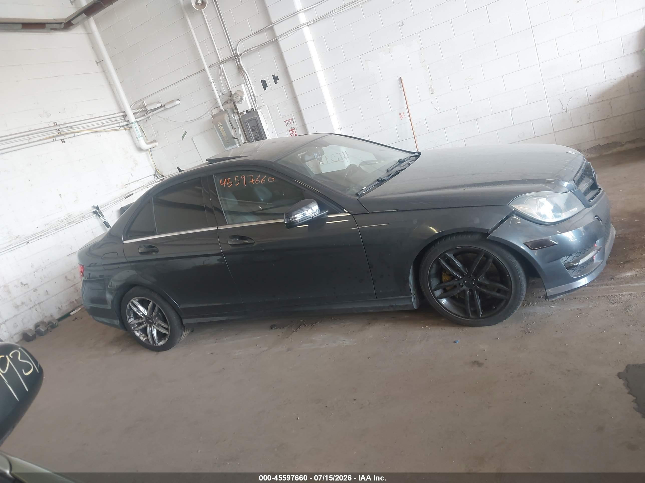 2013 Mercedes-benz C 300 Sport 4matic Gray vin: WDDGF8AB8DR245325