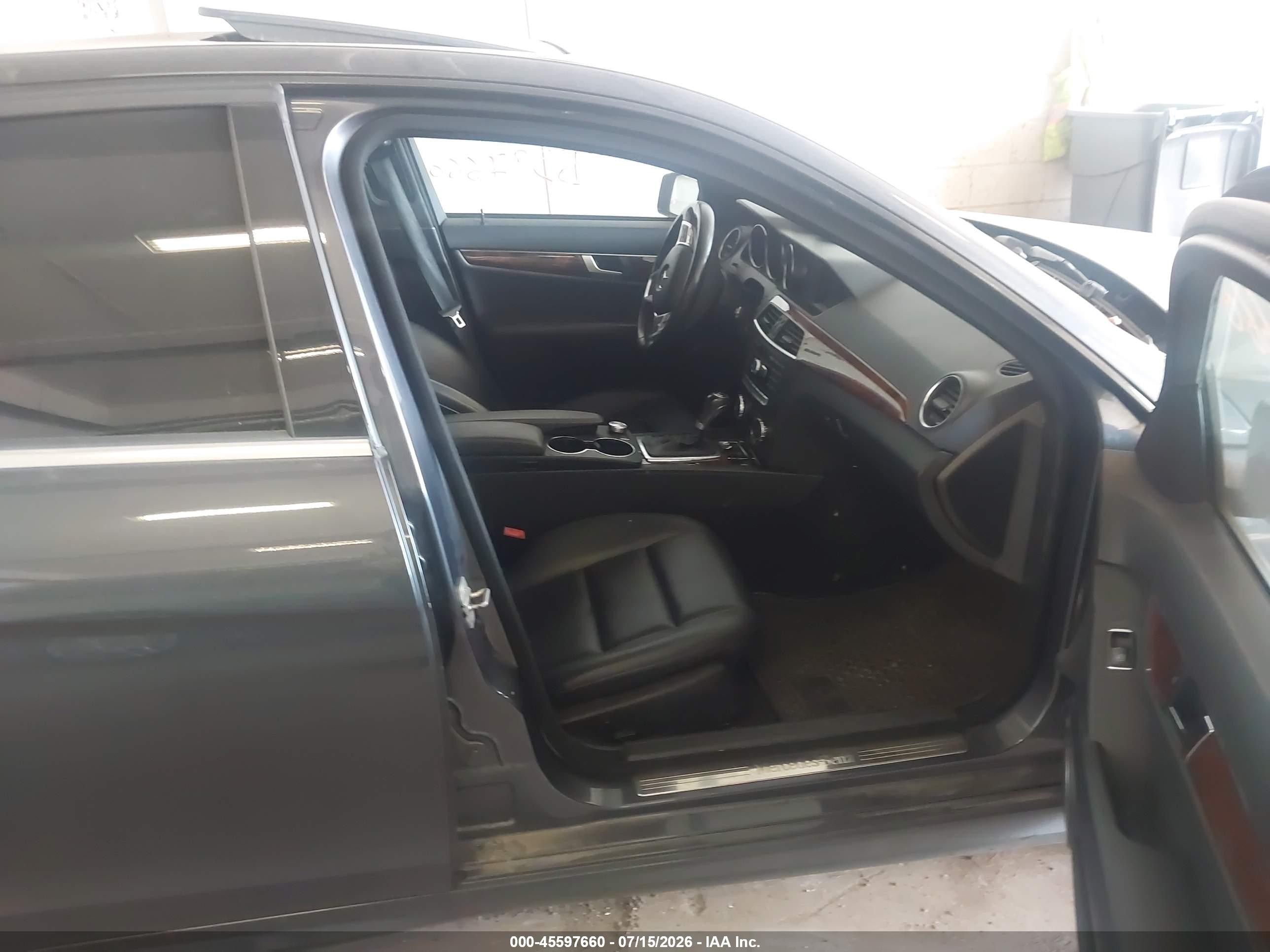2013 Mercedes-benz C 300 Sport 4matic Gray vin: WDDGF8AB8DR245325
