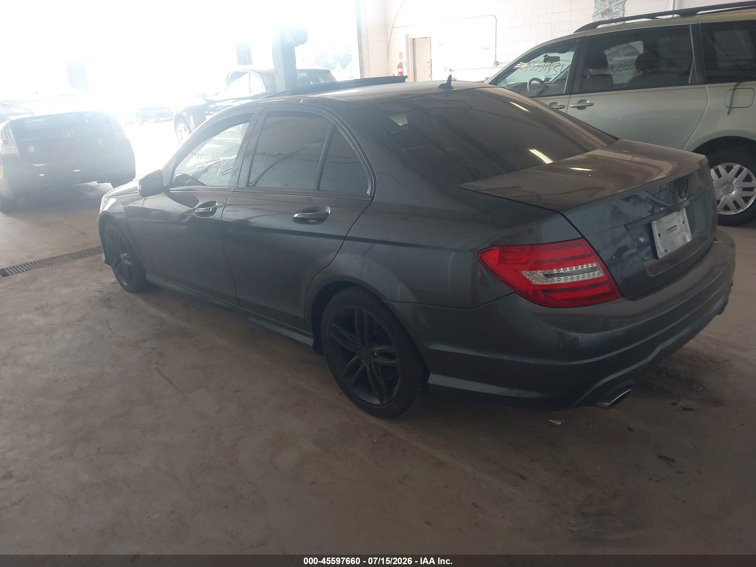 2013 Mercedes-benz C 300 Sport 4matic Gray vin: WDDGF8AB8DR245325