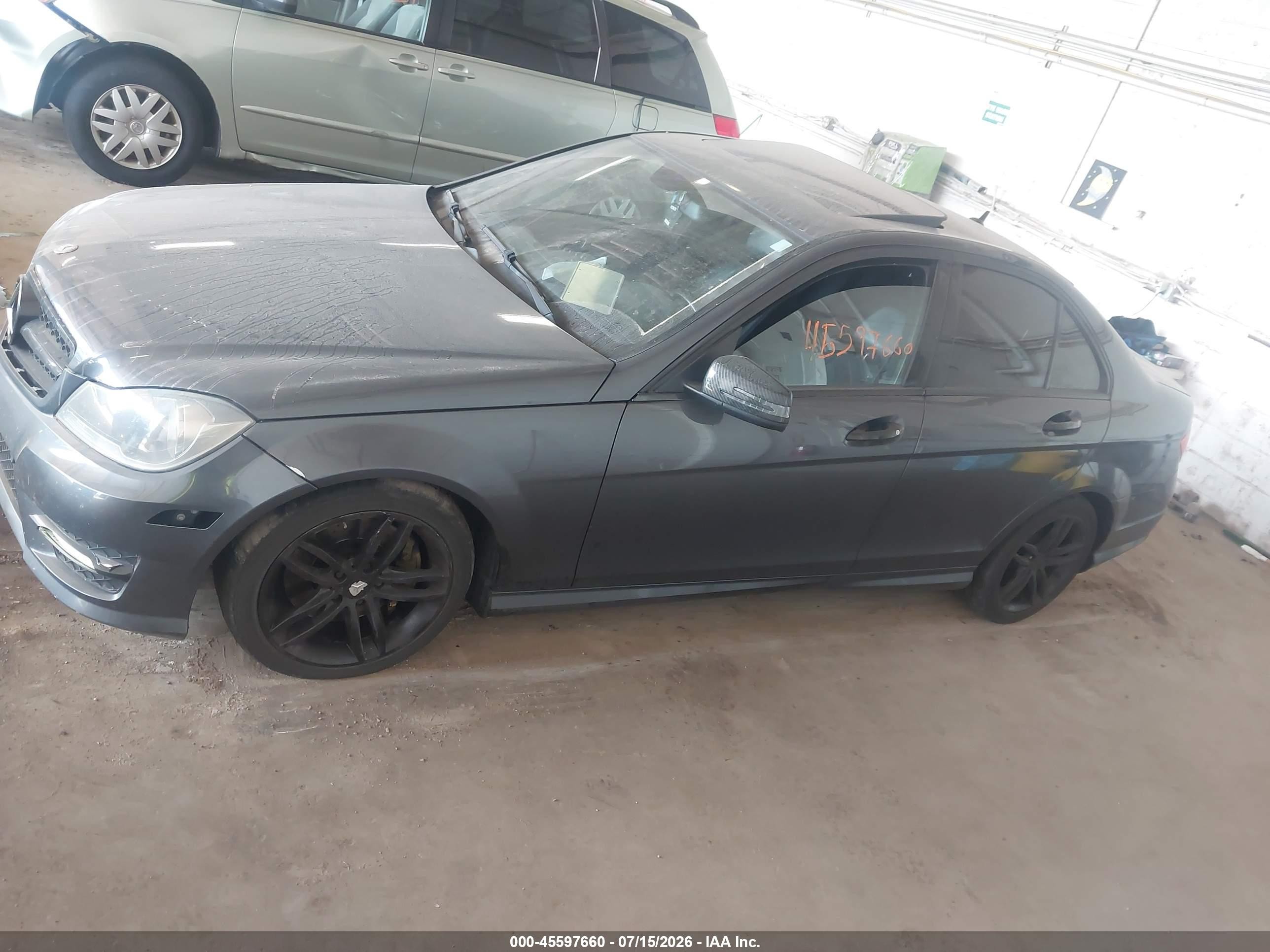 2013 Mercedes-benz C 300 Sport 4matic Gray vin: WDDGF8AB8DR245325