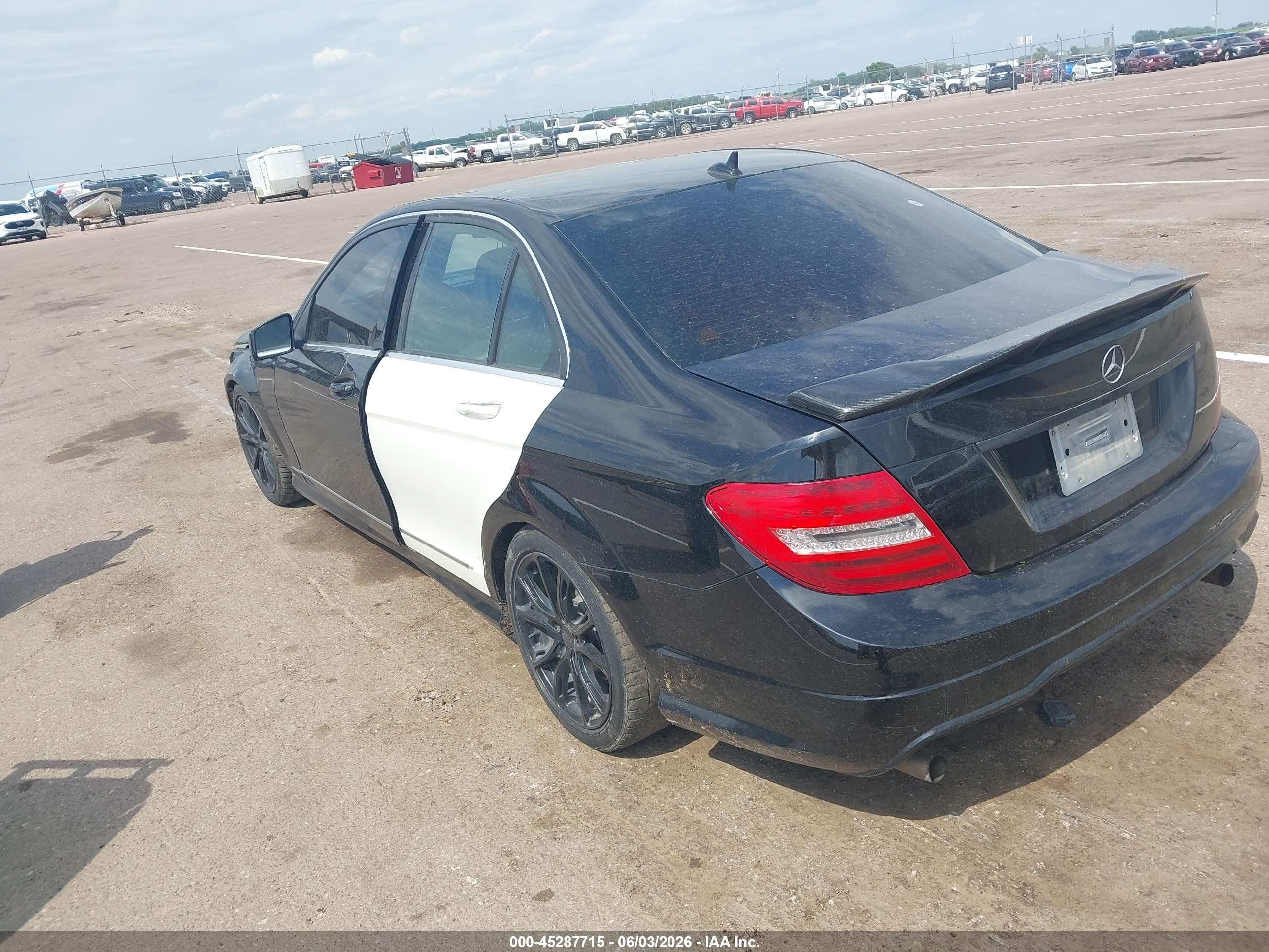 2013 Mercedes-benz C 300 Luxury 4matic/sport 4matic Black vin: WDDGF8AB8DR247415