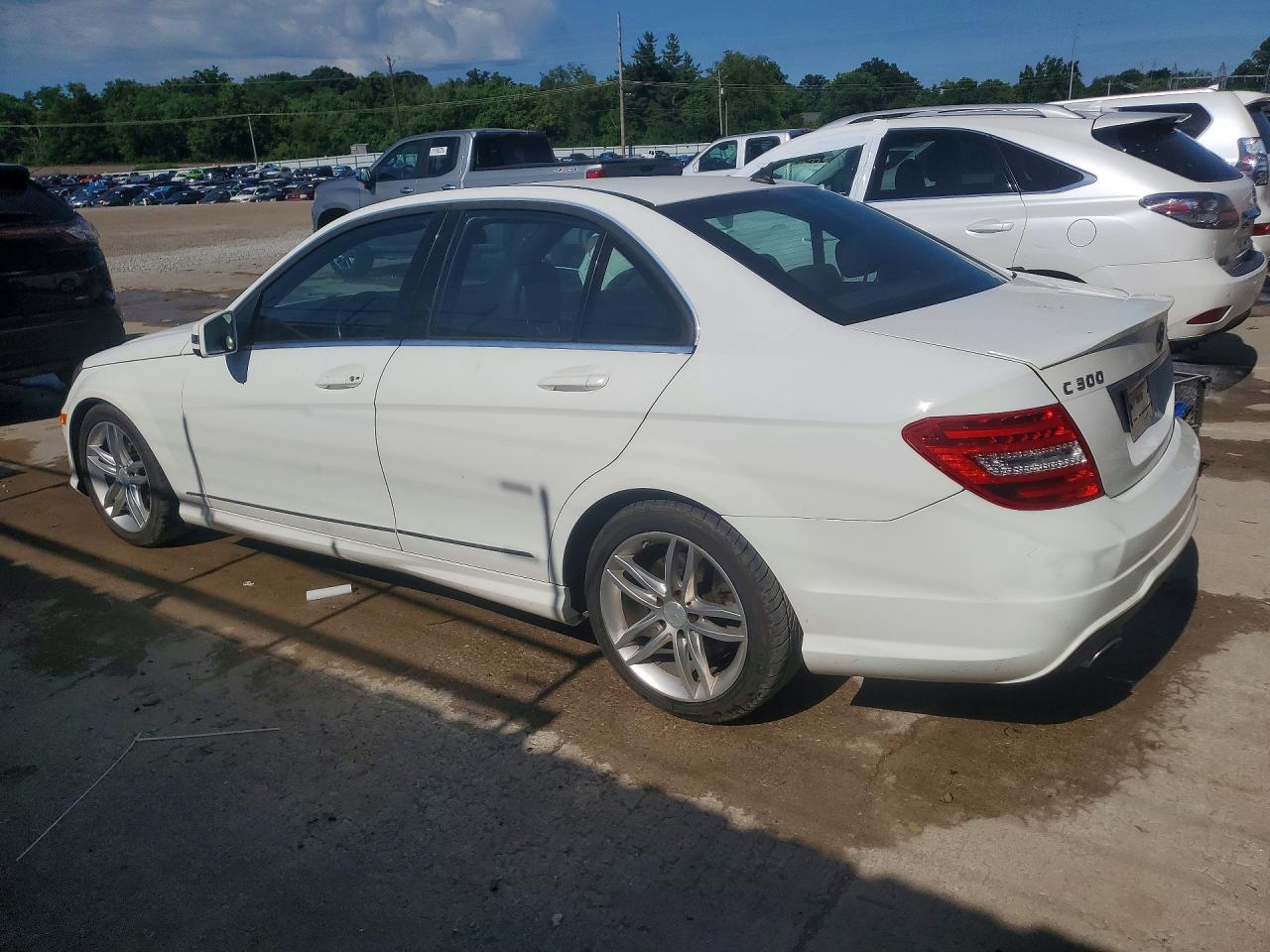 2013 Mercedes-benz C 300 4matic White vin: WDDGF8AB8DR264537