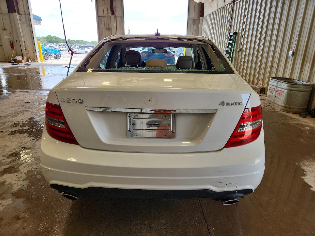 2013 Mercedes-benz C 300 4matic White vin: WDDGF8AB8DR274680