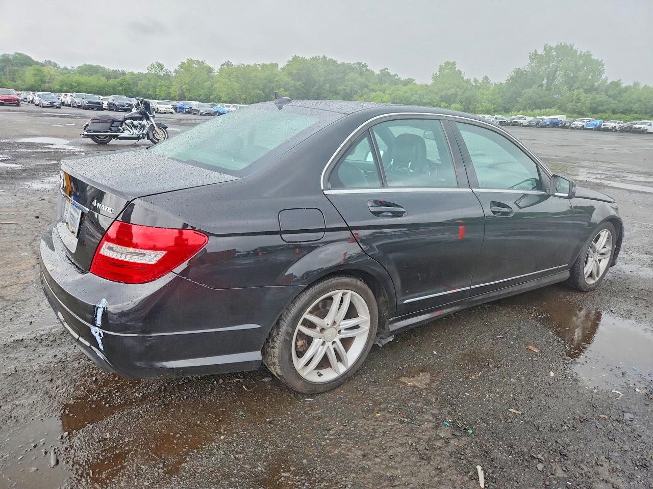 2013 Mercedes-benz C 300 4matic Black vin: WDDGF8AB8DR276753