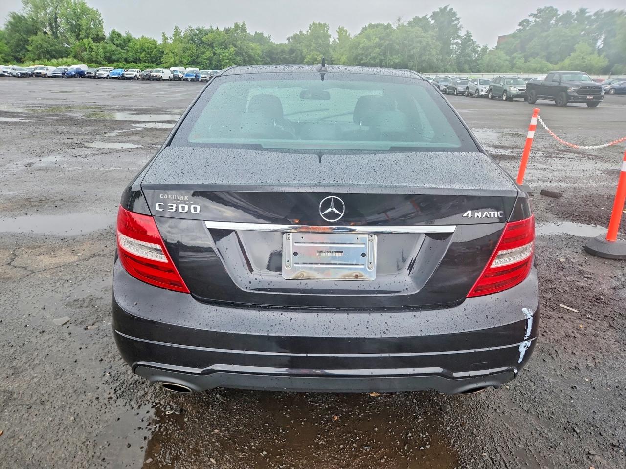 2013 Mercedes-benz C 300 4matic Black vin: WDDGF8AB8DR276753