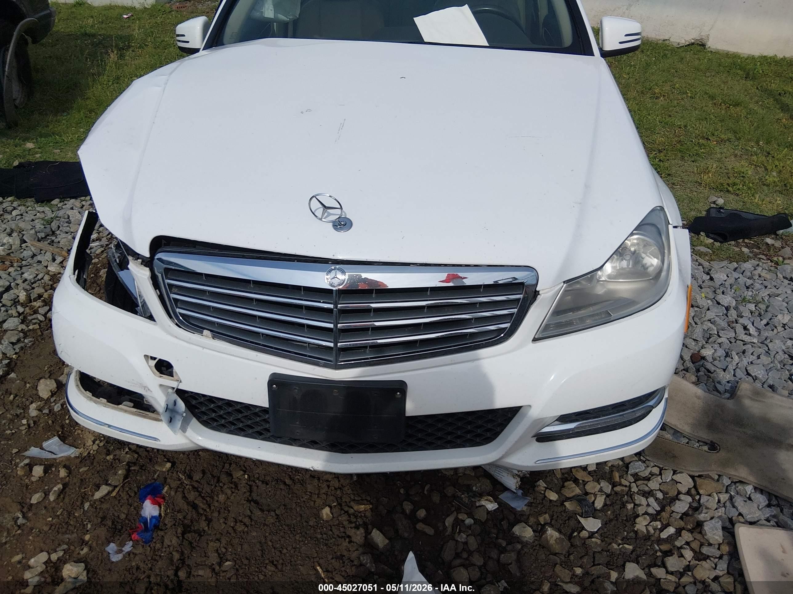 2013 Mercedes-benz C 300 Luxury 4matic White vin: WDDGF8AB8DR287087