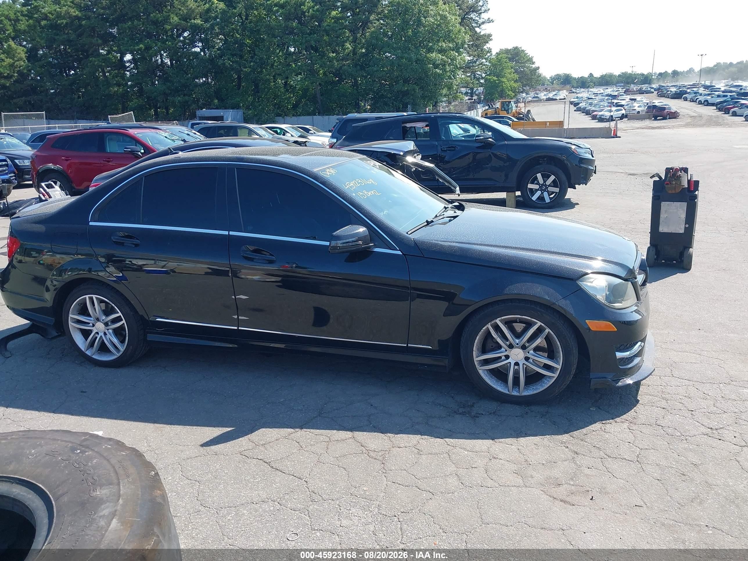 2013 Mercedes-benz C 300 Sport 4matic Black vin: WDDGF8AB8DR288143