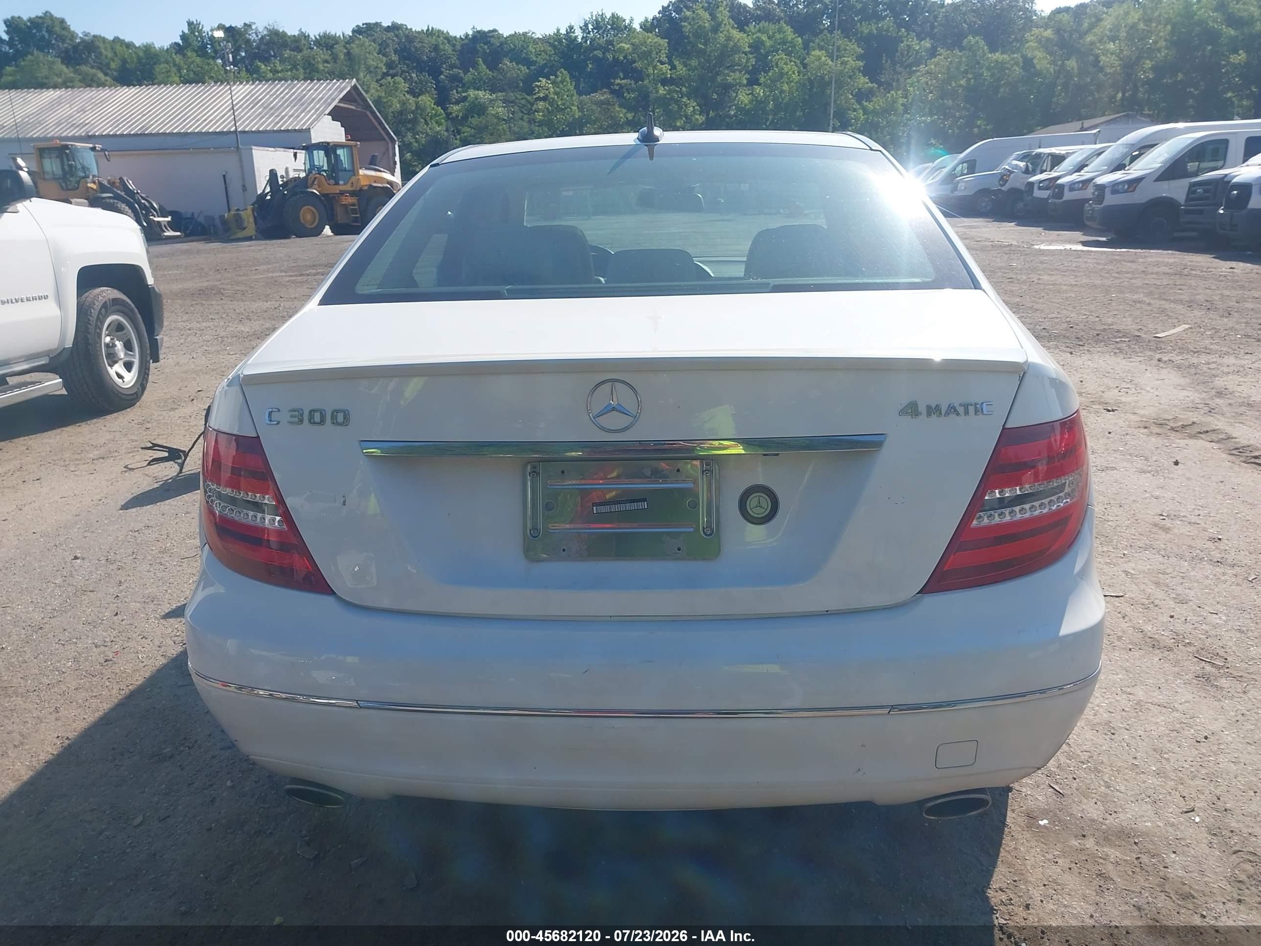 2013 Mercedes-benz C 300 Luxury 4matic White vin: WDDGF8AB8DR290460
