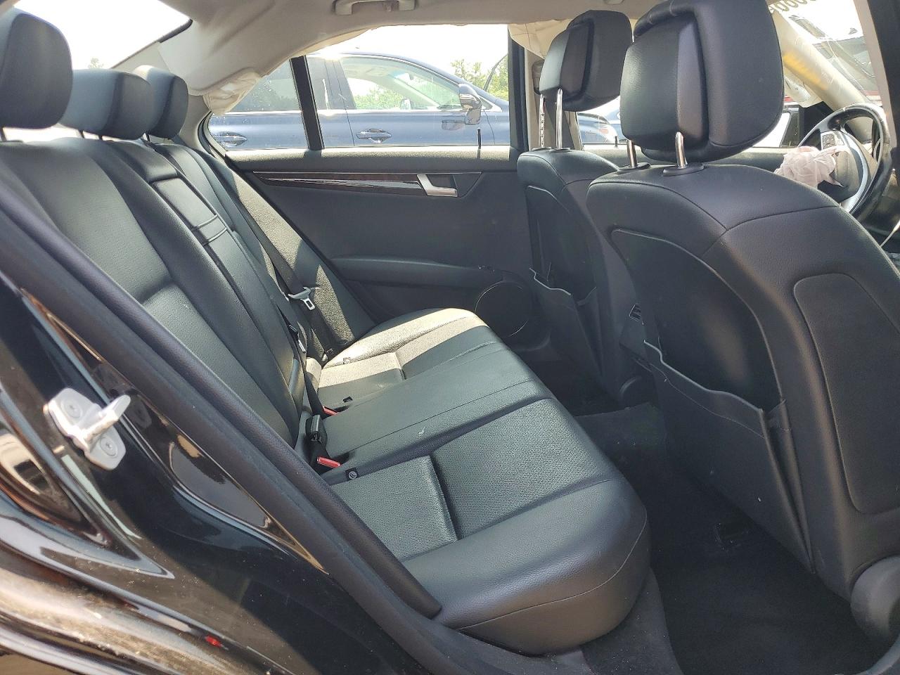 2013 Mercedes-benz C 300 4matic Черный vin: WDDGF8AB8DR295870