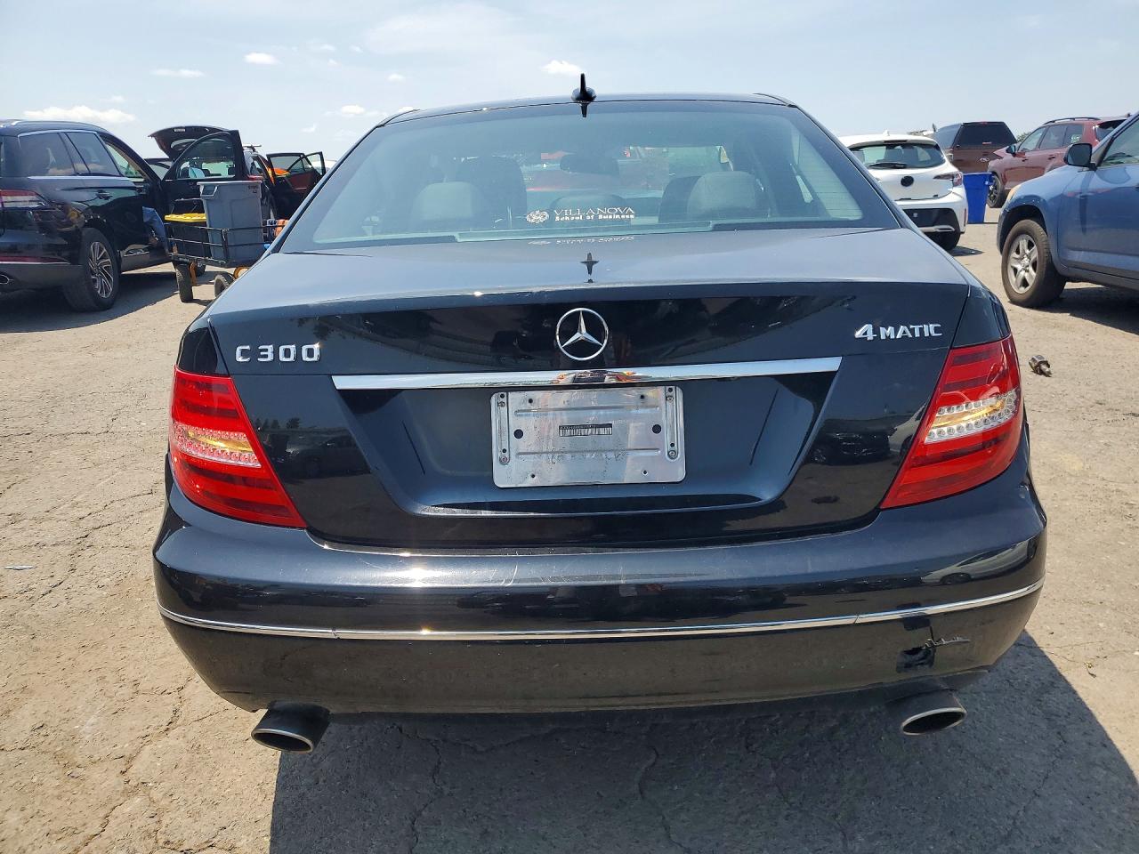 2013 Mercedes-benz C 300 4matic Черный vin: WDDGF8AB8DR295870