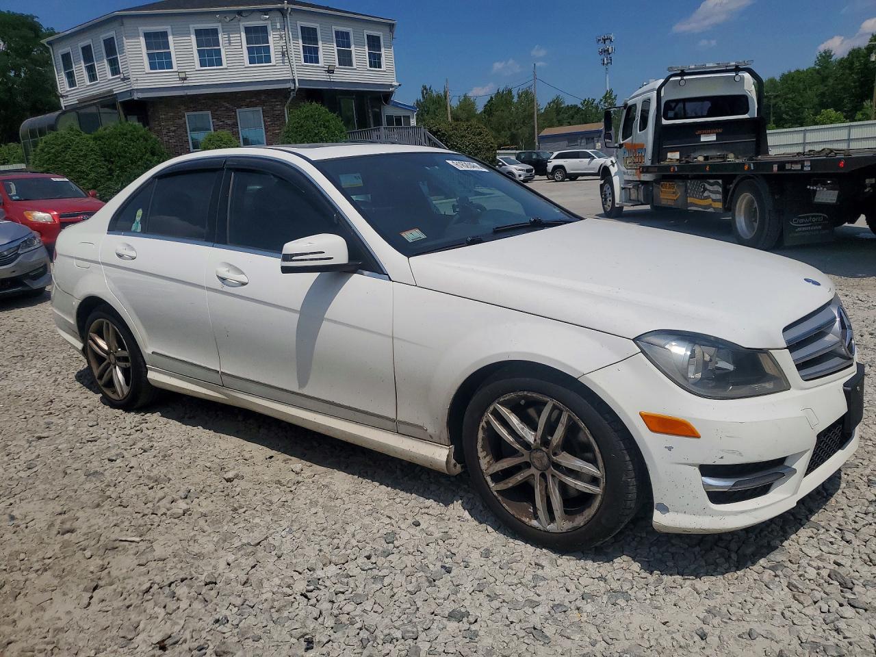 2013 Mercedes-benz C 300 4matic White vin: WDDGF8AB8DR296954