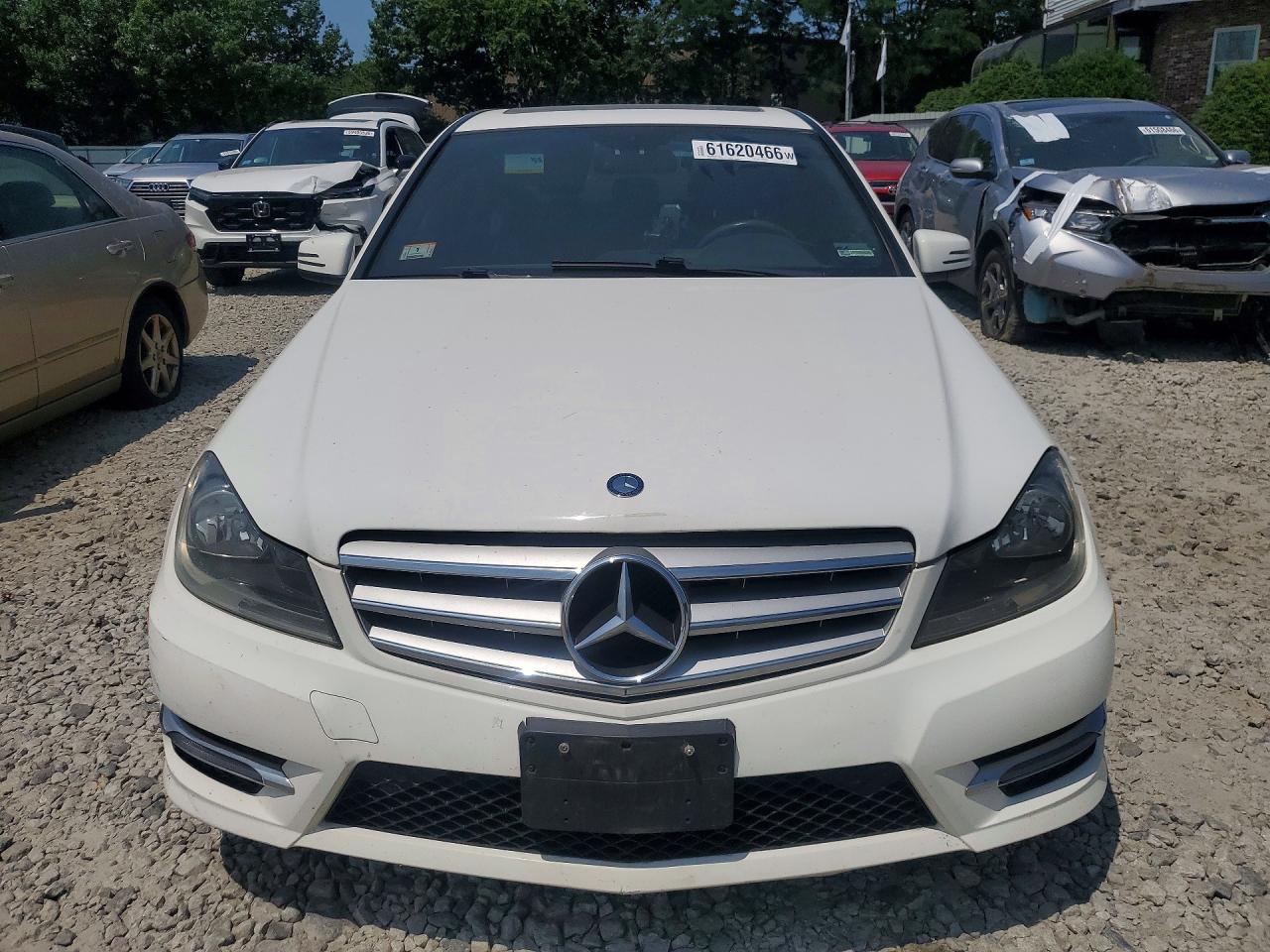 2013 Mercedes-benz C 300 4matic White vin: WDDGF8AB8DR296954