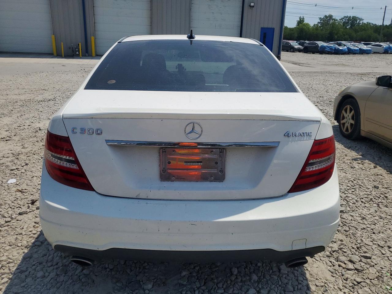 2013 Mercedes-benz C 300 4matic White vin: WDDGF8AB8DR296954