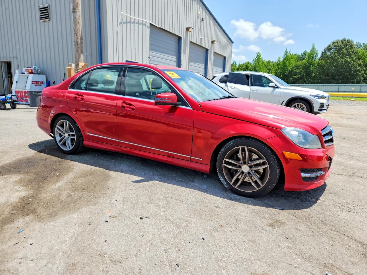 2014 Mercedes-benz C 300 4matic Красный vin: WDDGF8AB8EA928562