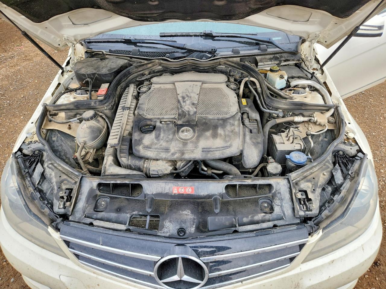 2014 Mercedes-benz C 300 4matic Белый vin: WDDGF8AB8EA944048