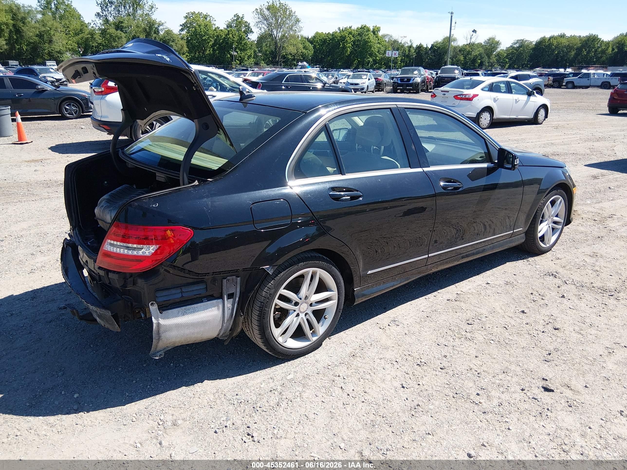 2014 Mercedes-benz C 300 Sport 4matic Черный vin: WDDGF8AB8EA959696