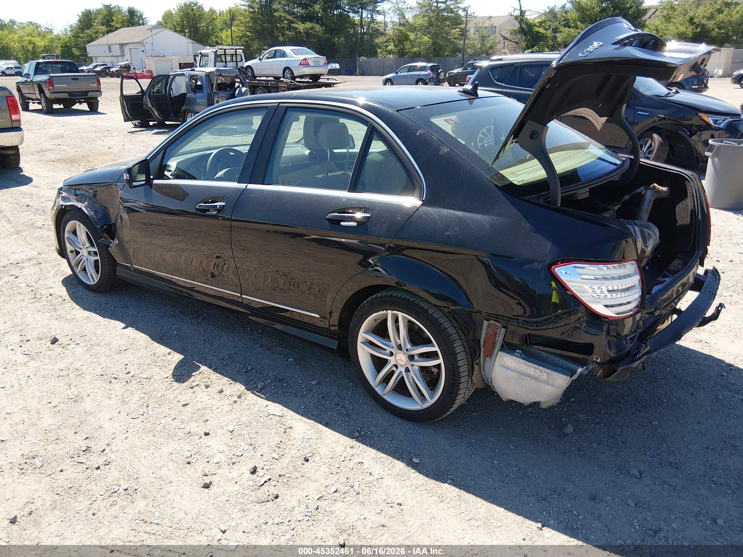 2014 Mercedes-benz C 300 Sport 4matic Черный vin: WDDGF8AB8EA959696