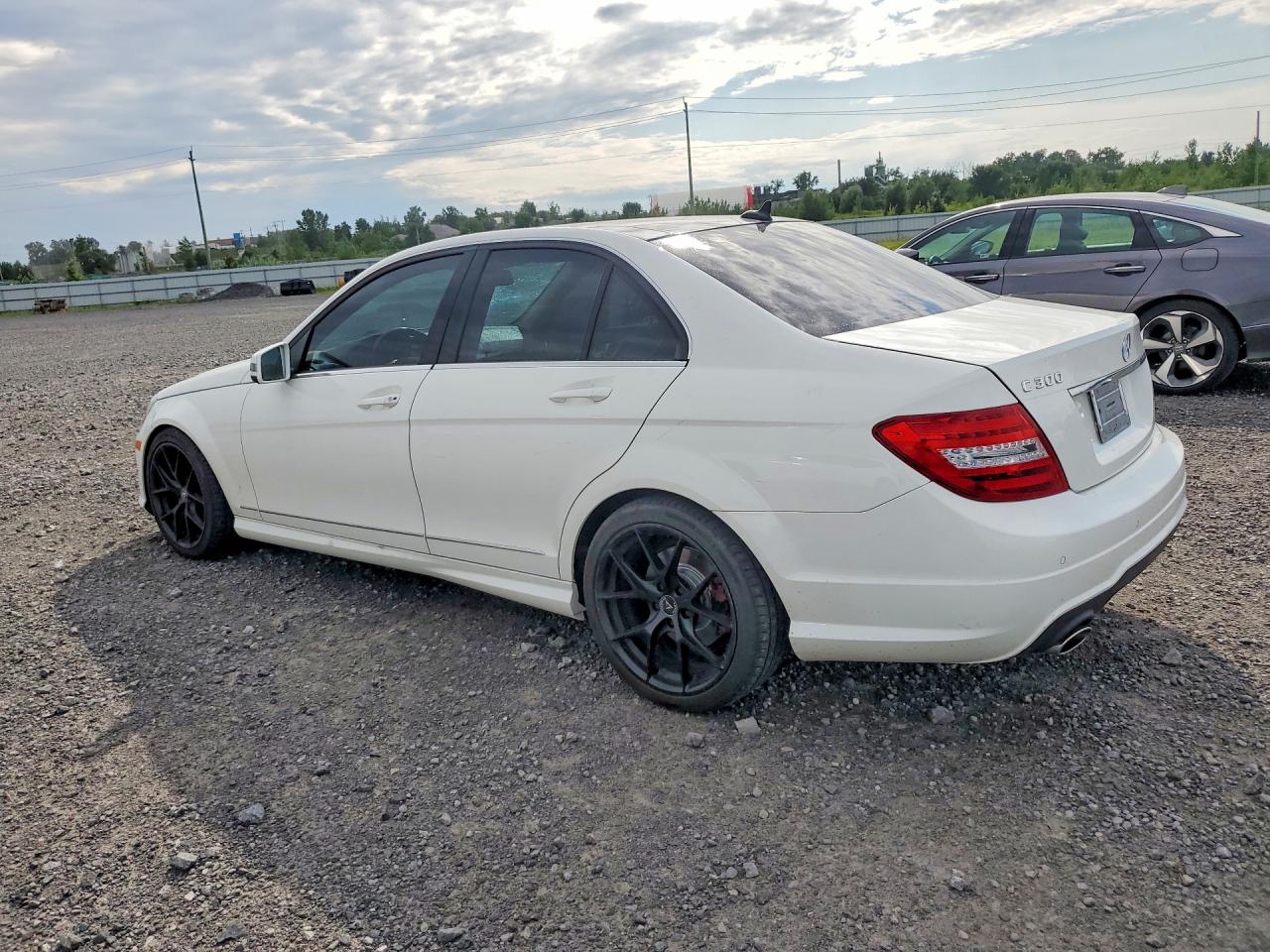 2014 Mercedes-benz C 300 4matic White vin: WDDGF8AB8EA960590
