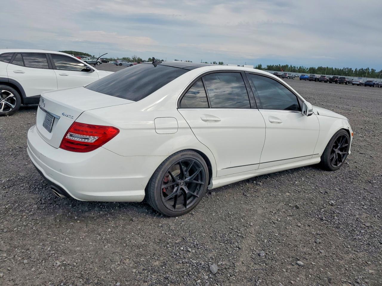 2014 Mercedes-benz C 300 4matic White vin: WDDGF8AB8EA960590