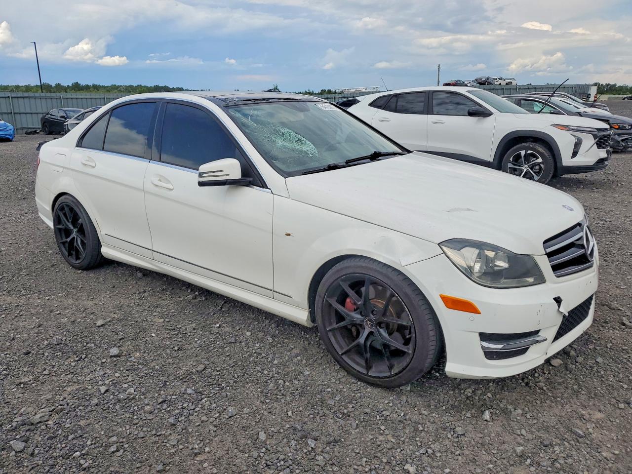 2014 Mercedes-benz C 300 4matic White vin: WDDGF8AB8EA960590