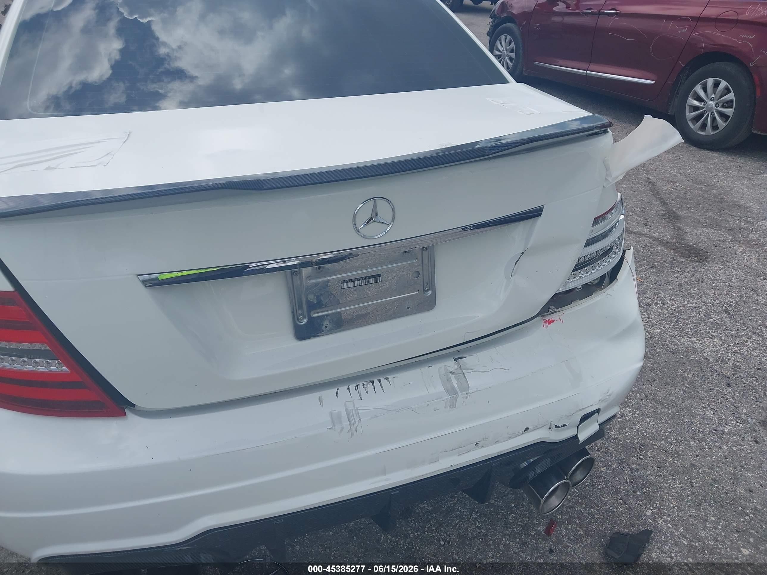 2014 Mercedes-benz C 300 Sport 4matic White vin: WDDGF8AB8EA968155