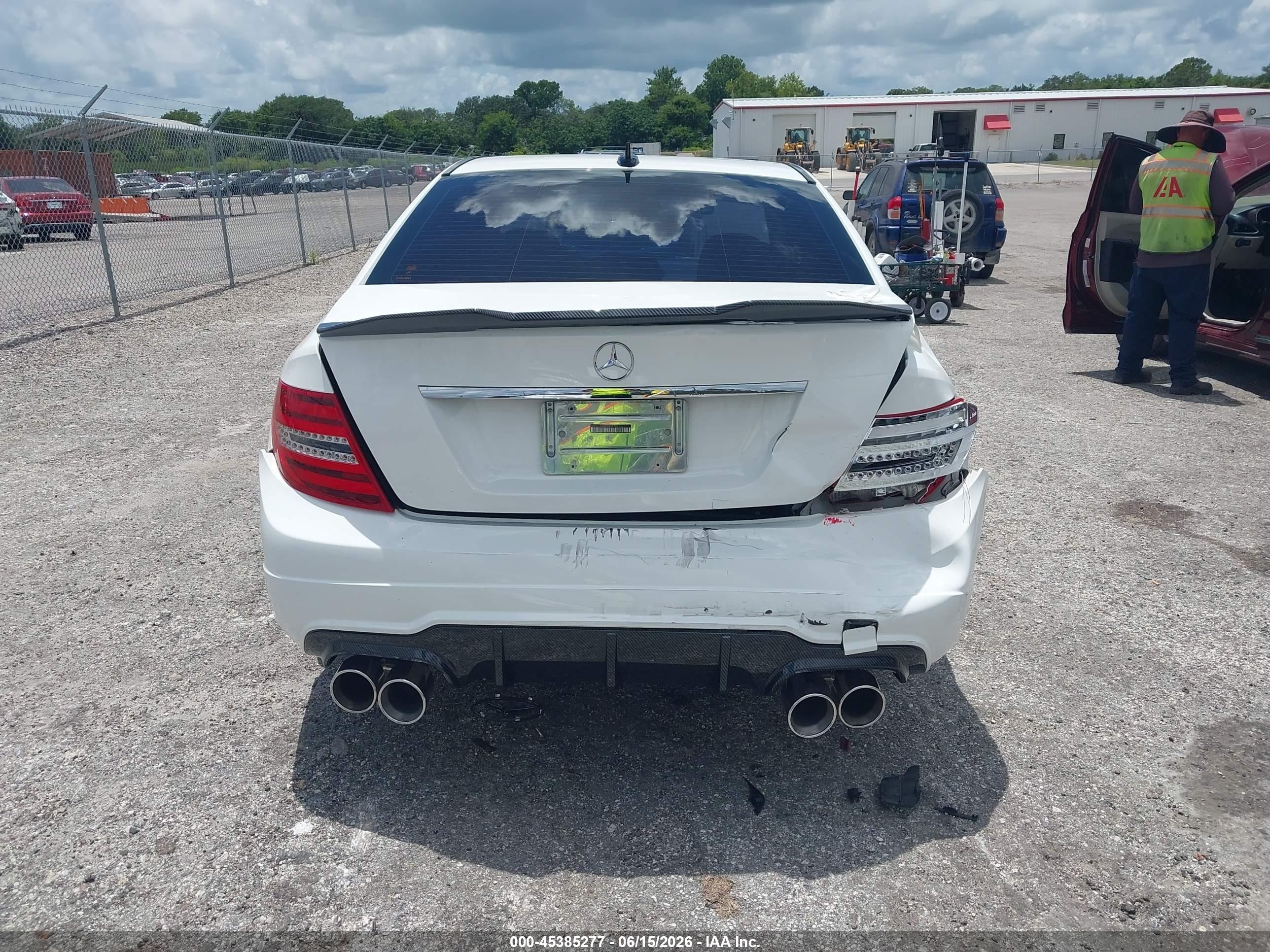2014 Mercedes-benz C 300 Sport 4matic White vin: WDDGF8AB8EA968155