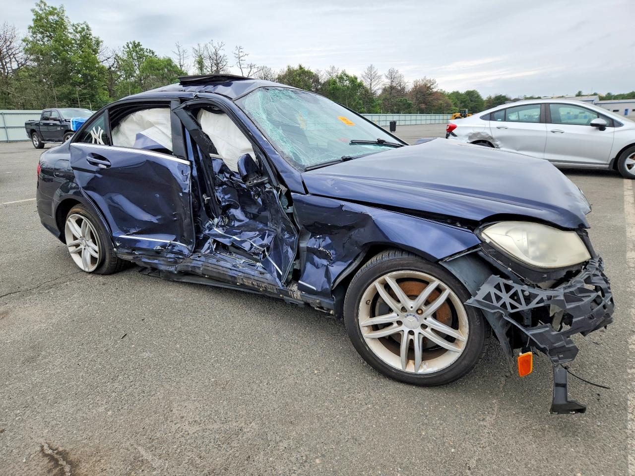 2014 Mercedes-benz C 300 4matic Blue vin: WDDGF8AB8EG221068