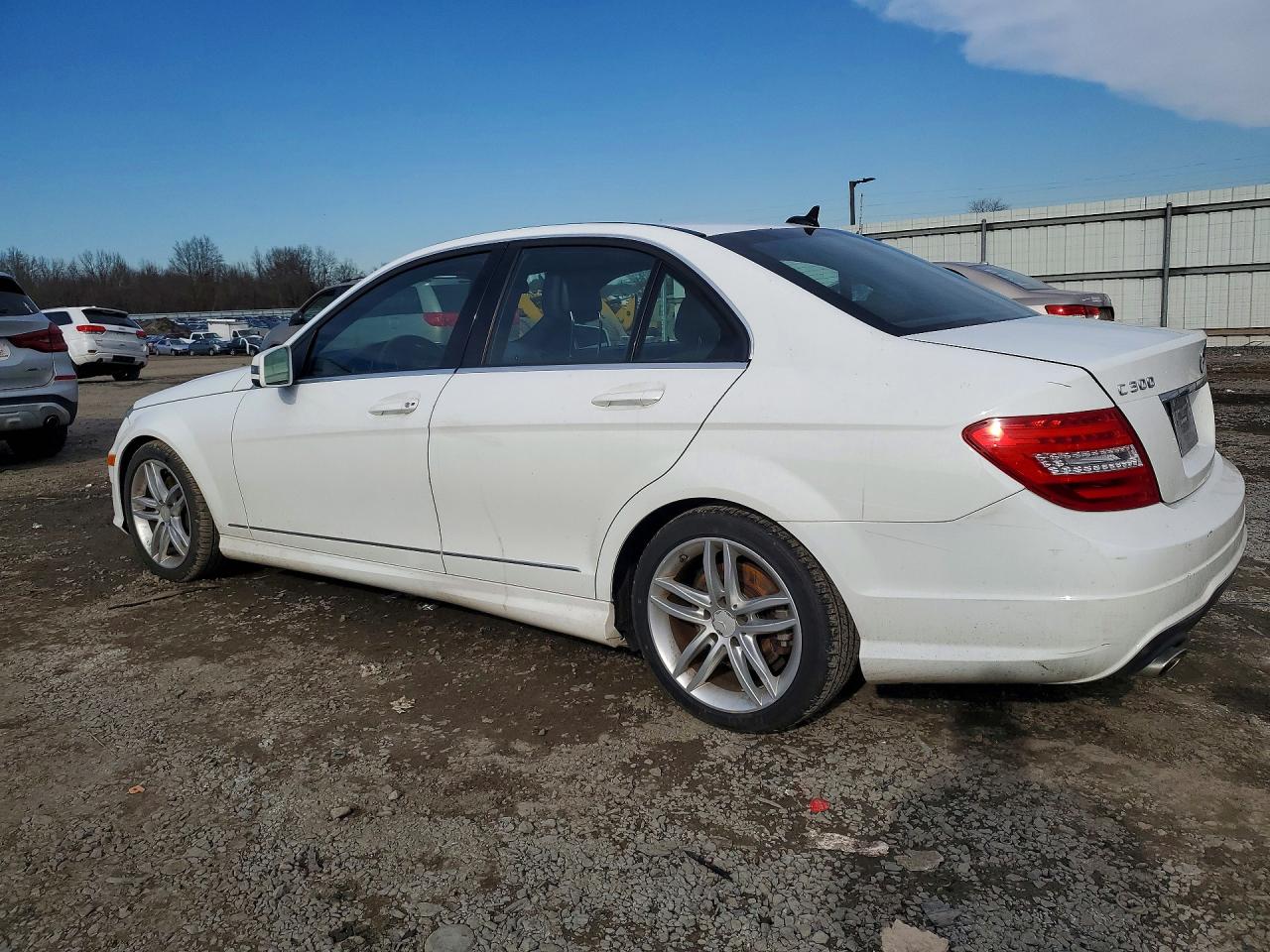 2014 Mercedes-benz C 300 4matic White vin: WDDGF8AB8ER317061