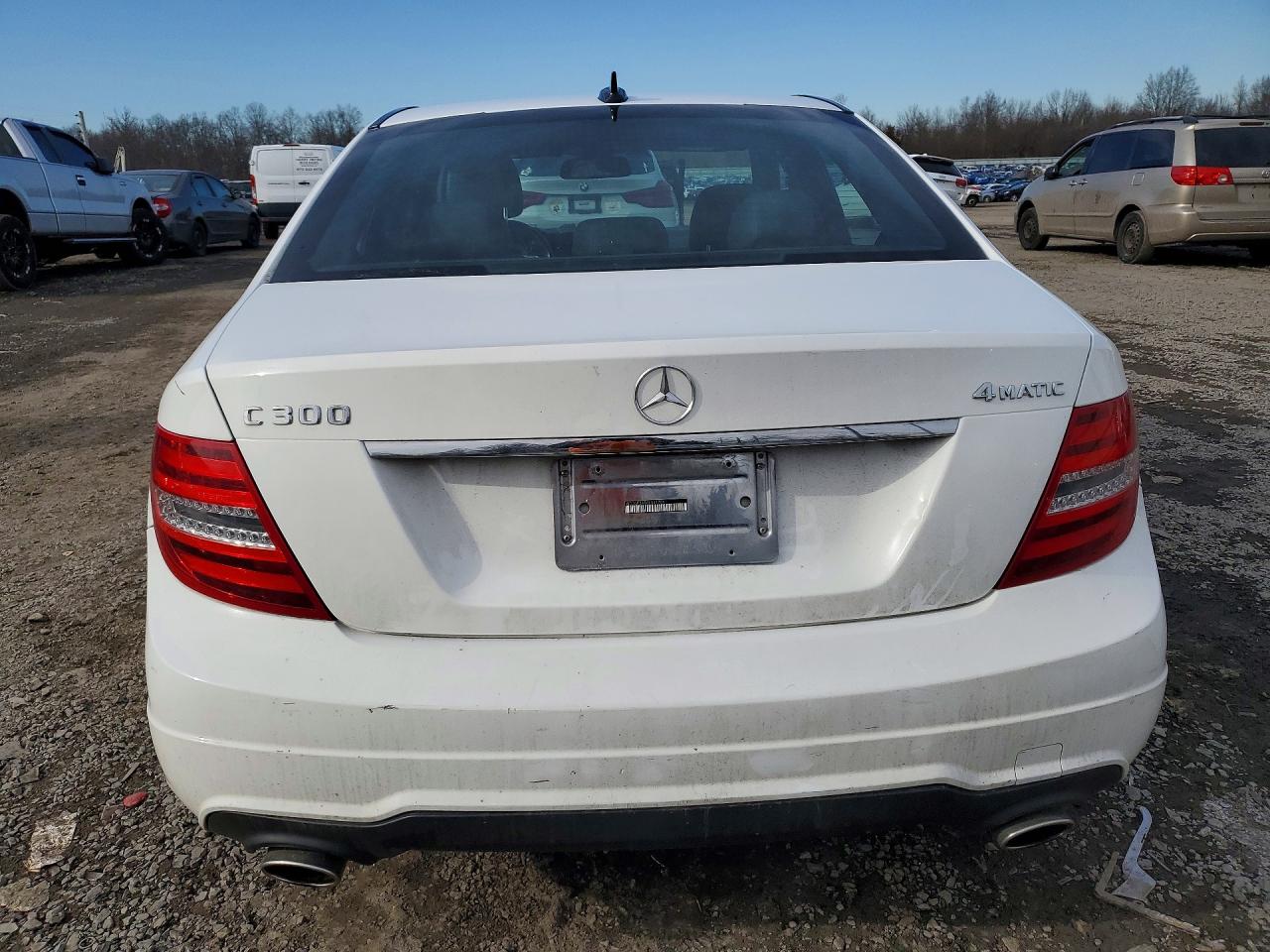 2014 Mercedes-benz C 300 4matic White vin: WDDGF8AB8ER317061