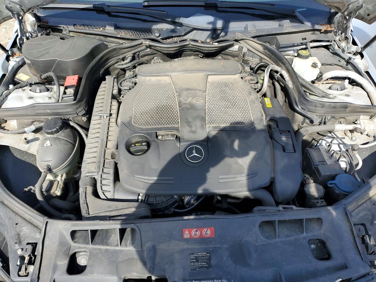 2014 Mercedes-benz C 300 4matic Silver vin: WDDGF8AB8ER324849