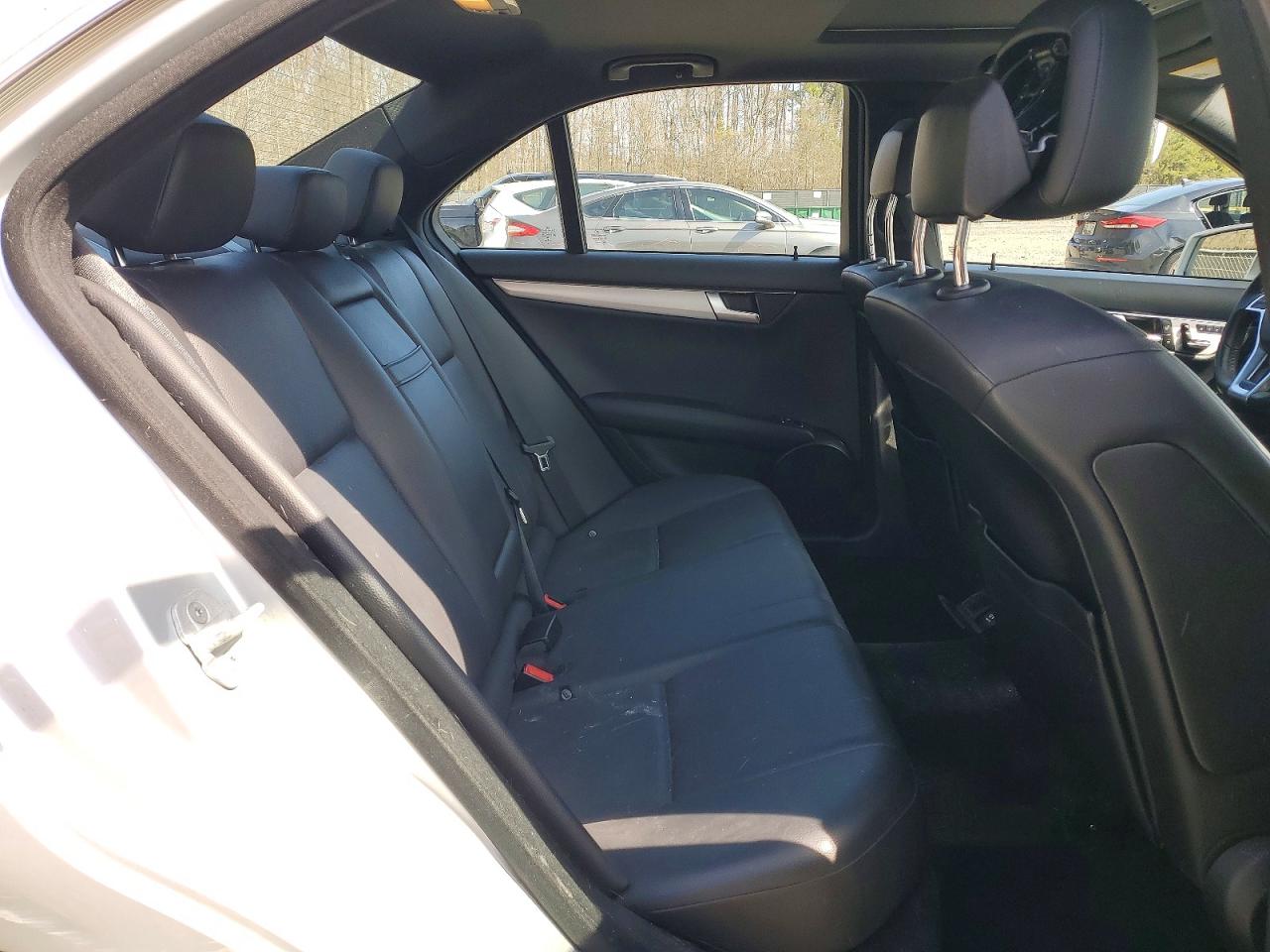 2014 Mercedes-benz C 300 4matic Silver vin: WDDGF8AB8ER324849