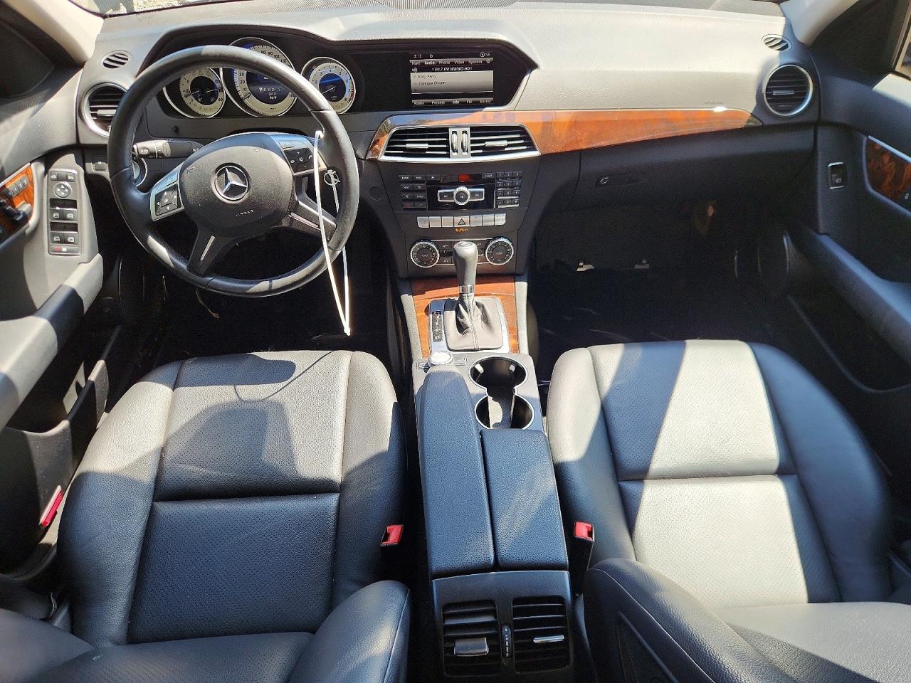 2014 Mercedes-benz C 300 4matic Черный vin: WDDGF8AB8ER325032