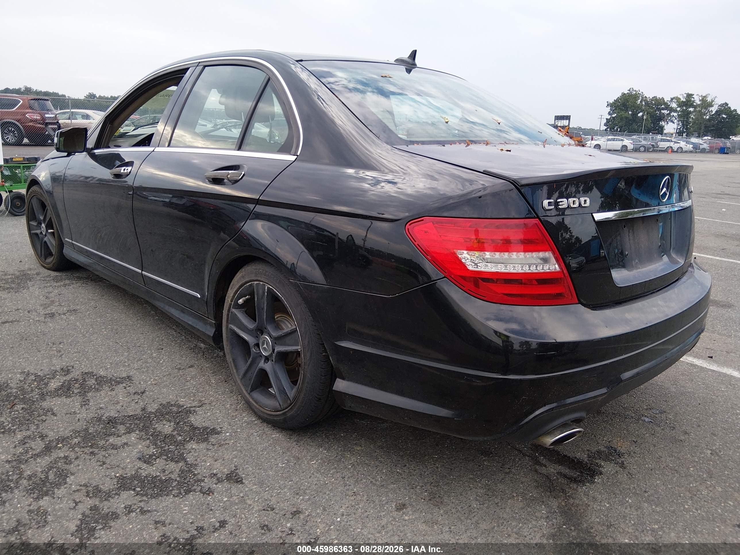 2013 Mercedes-benz C 300 Sport 4matic Black vin: WDDGF8AB9DA844118