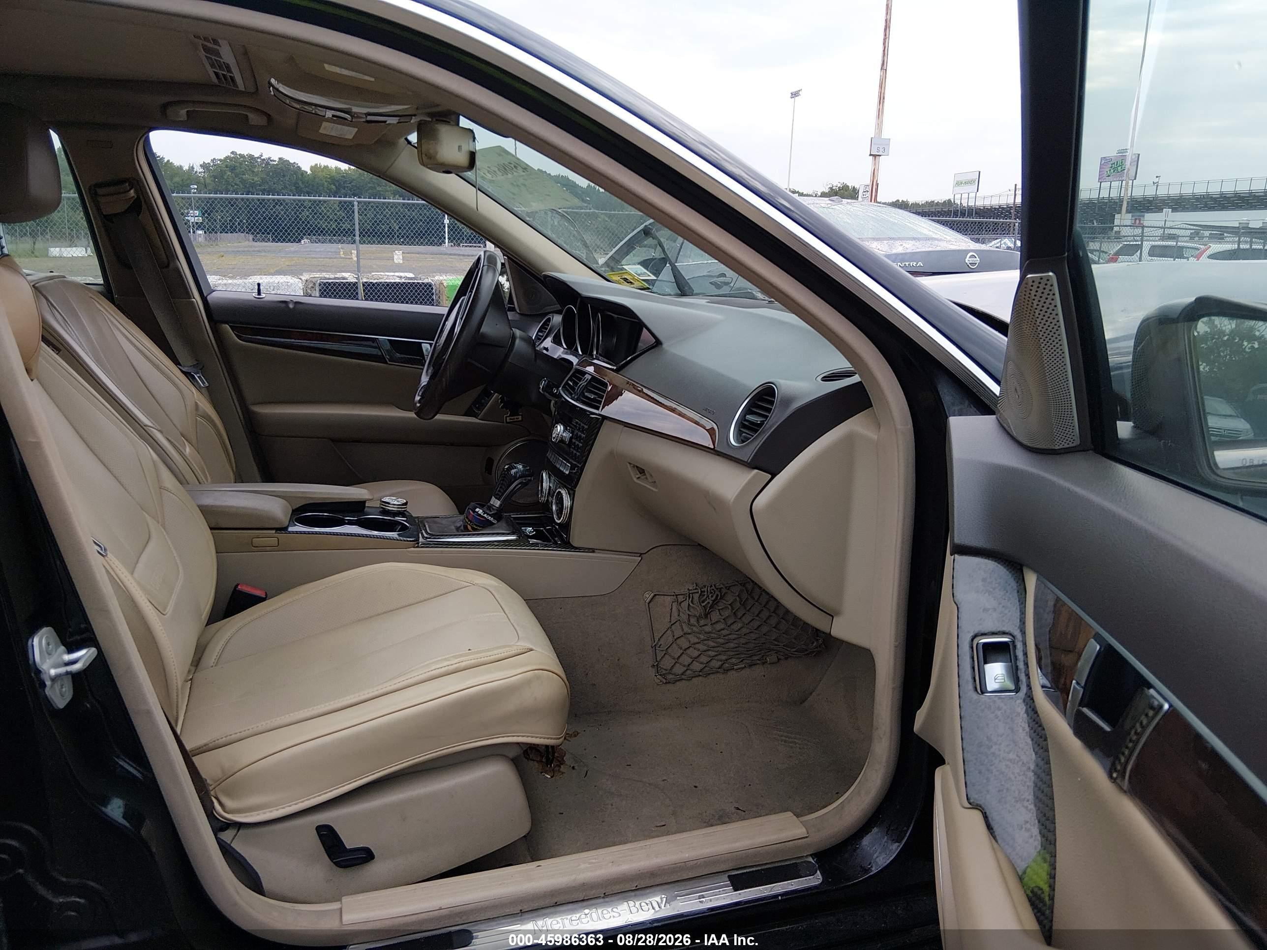 2013 Mercedes-benz C 300 Sport 4matic Black vin: WDDGF8AB9DA844118