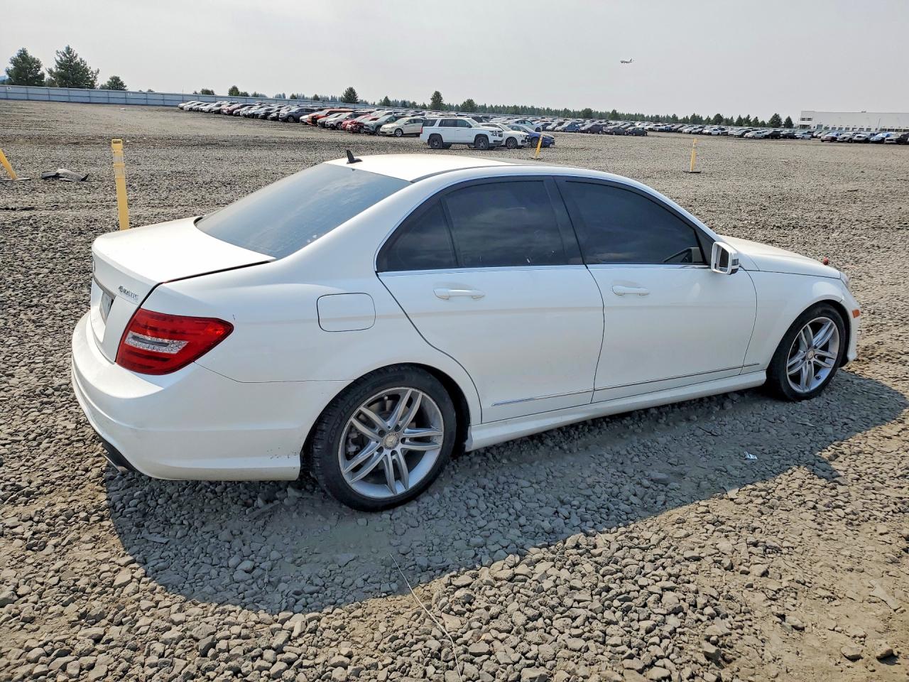 2013 Mercedes-benz C 300 4matic White vin: WDDGF8AB9DR255829