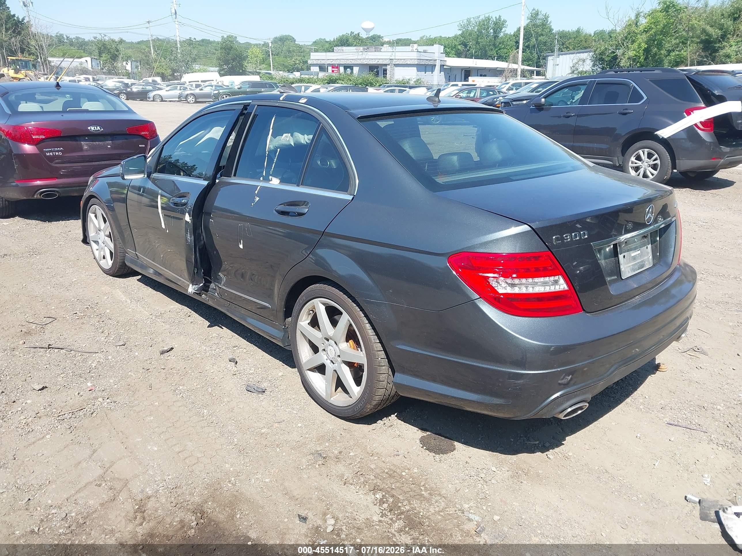 2013 Mercedes-benz C 300 Sport 4matic Gray vin: WDDGF8AB9DR256110