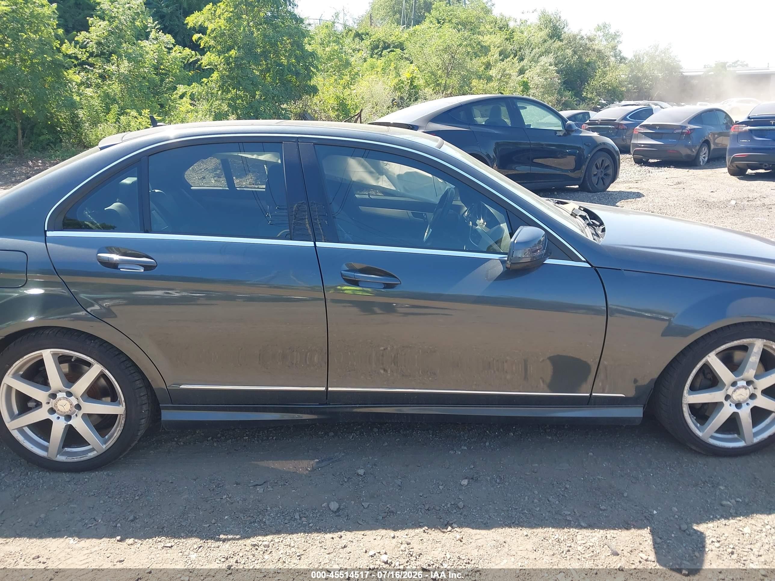2013 Mercedes-benz C 300 Sport 4matic Gray vin: WDDGF8AB9DR256110