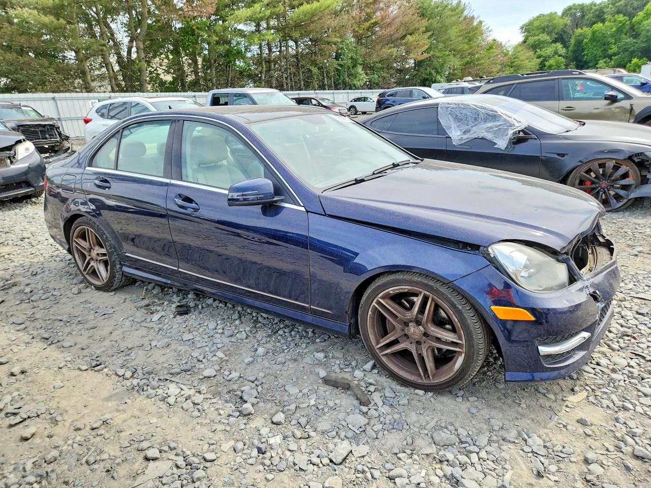 2013 Mercedes-benz C 300 4matic Blue vin: WDDGF8AB9DR273876