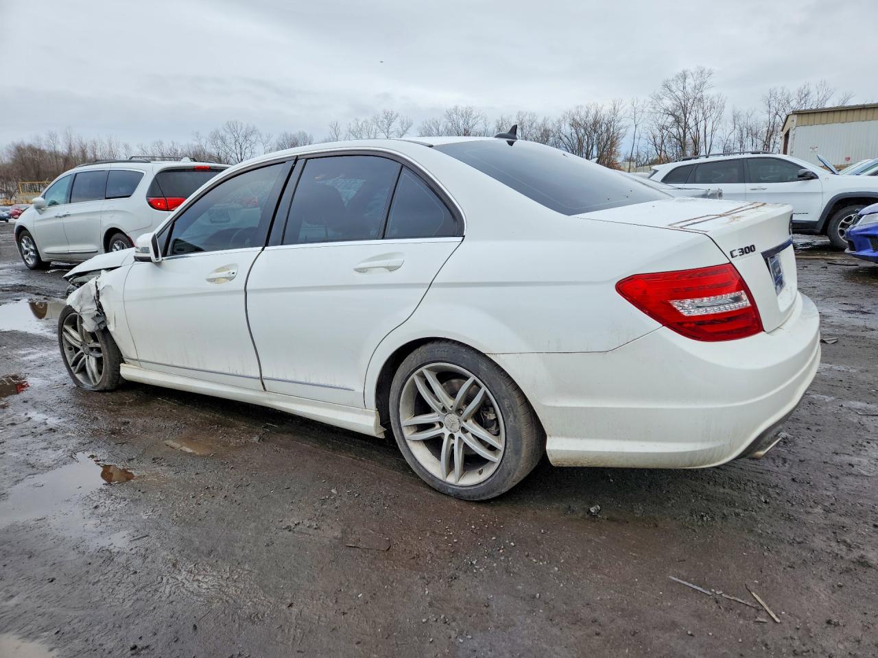 2013 Mercedes-benz C 300 4matic White vin: WDDGF8AB9DR274218