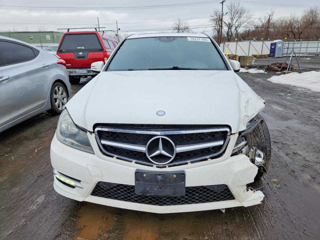 2013 Mercedes-benz C 300 4matic White vin: WDDGF8AB9DR274218