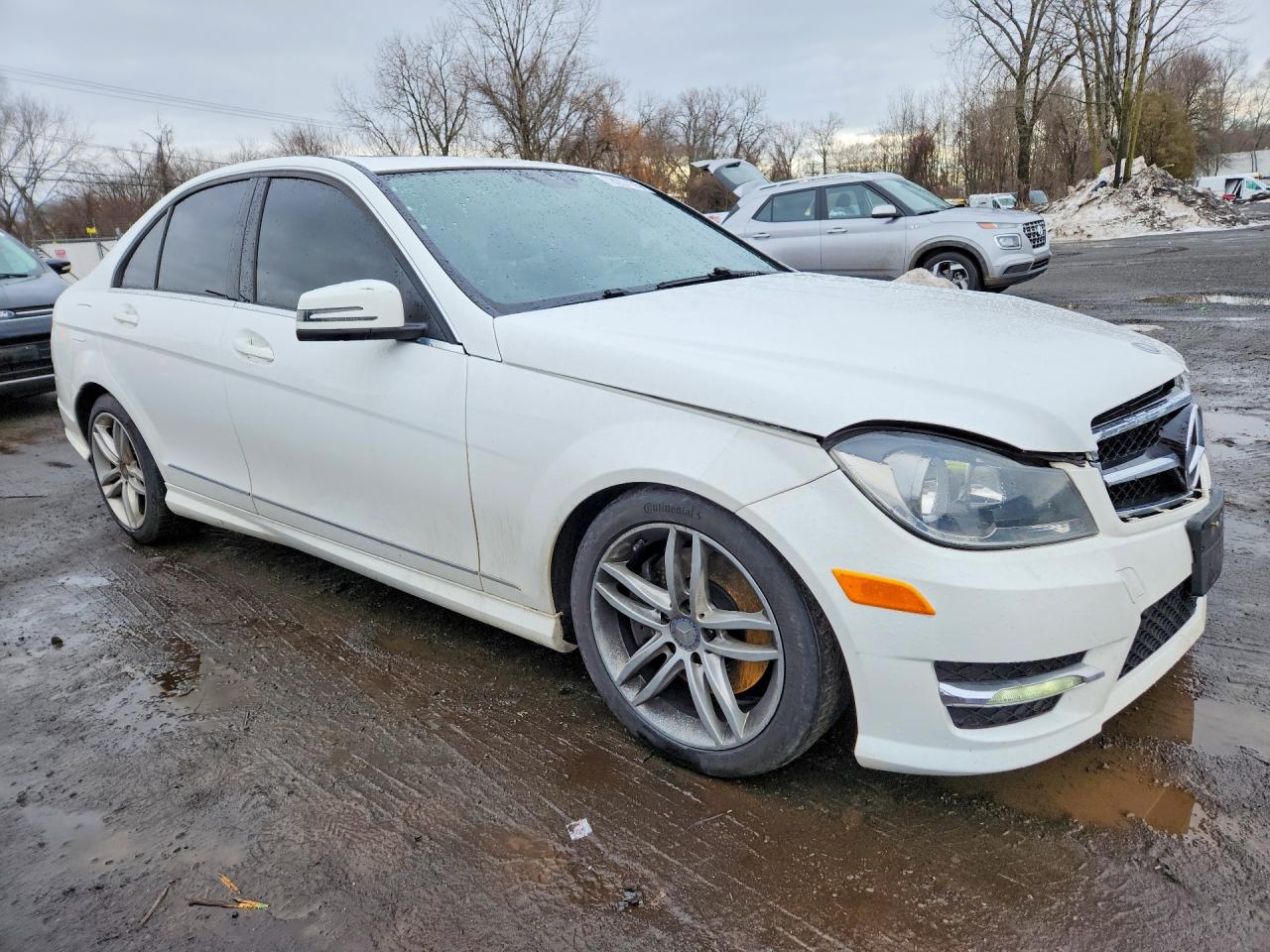 2013 Mercedes-benz C 300 4matic White vin: WDDGF8AB9DR274218