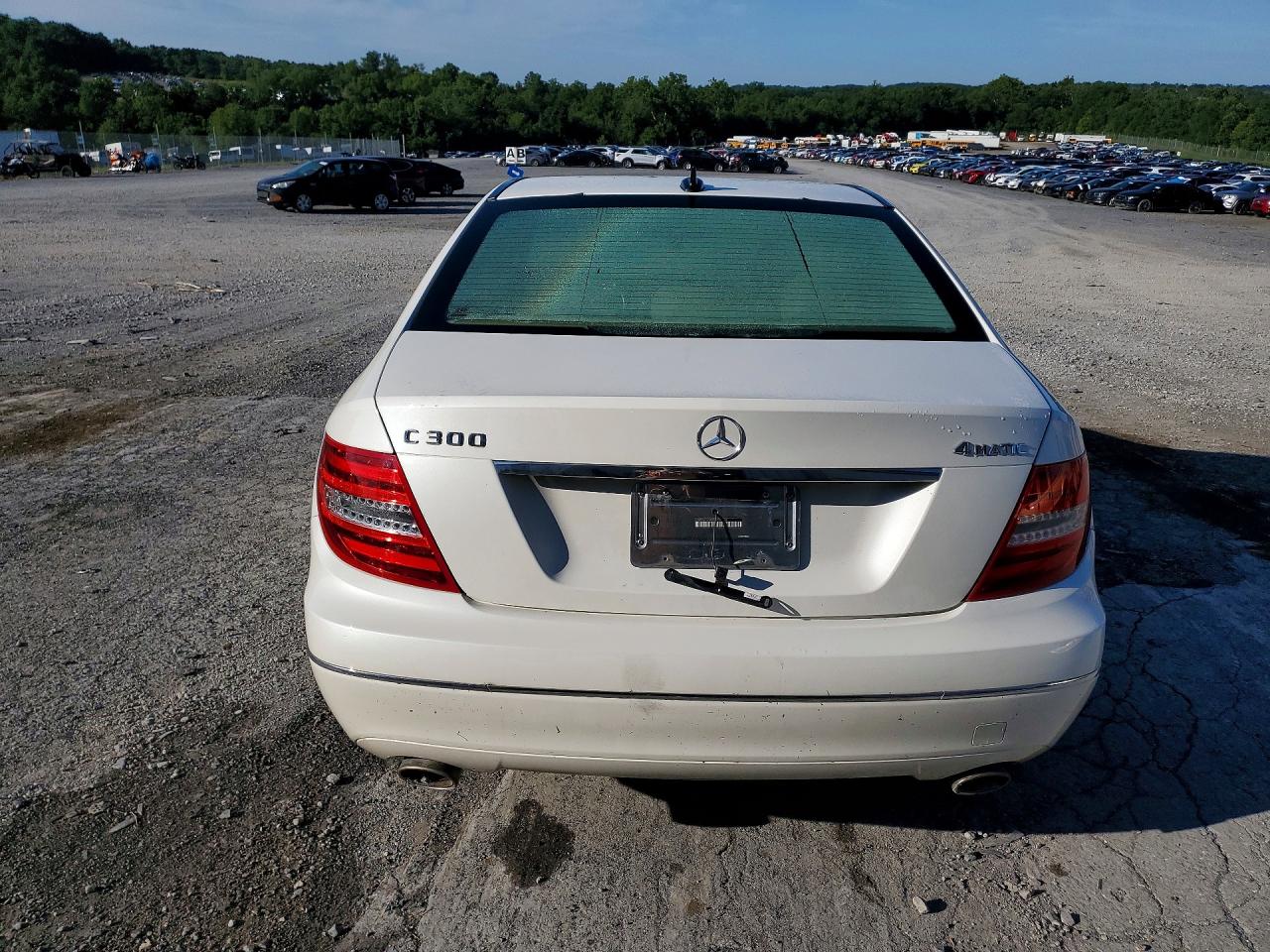 2013 Mercedes-benz C 300 4matic White vin: WDDGF8AB9DR290032