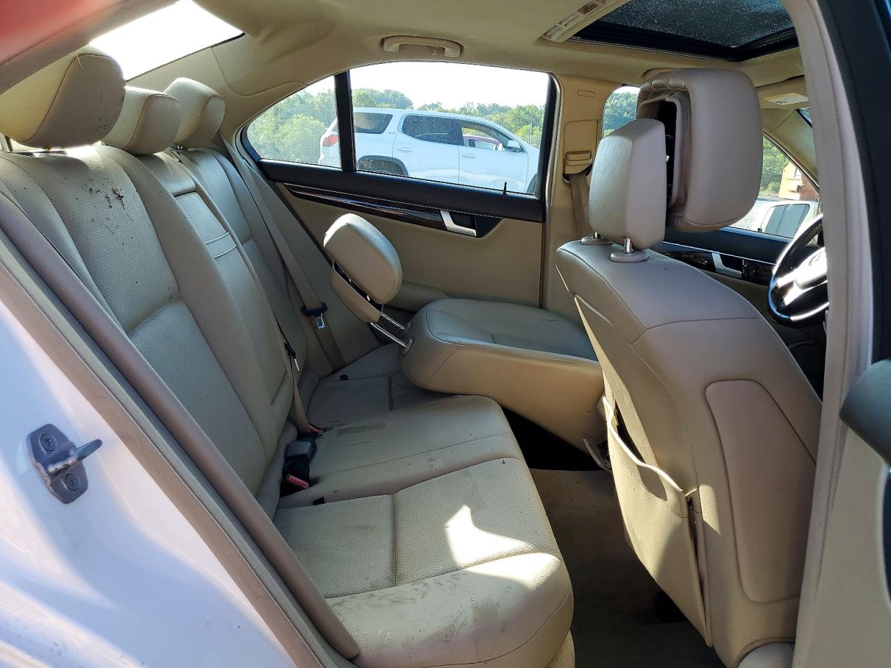 2013 Mercedes-benz C 300 4matic White vin: WDDGF8AB9DR290032