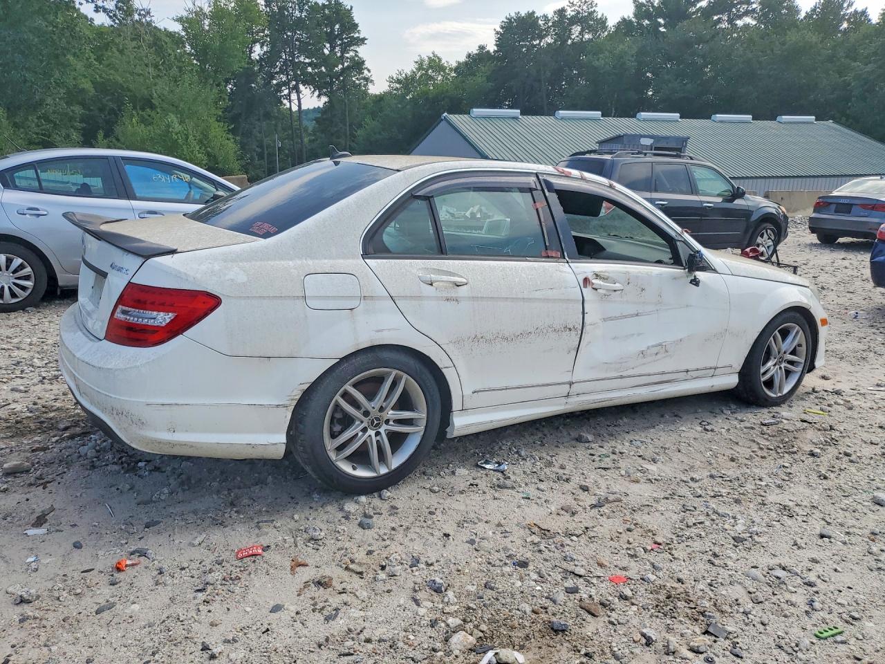 2013 Mercedes-benz C 300 4matic White vin: WDDGF8AB9DR293349