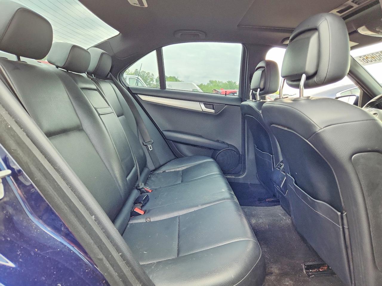 2014 Mercedes-benz C 300 4matic Blue vin: WDDGF8AB9EA888444