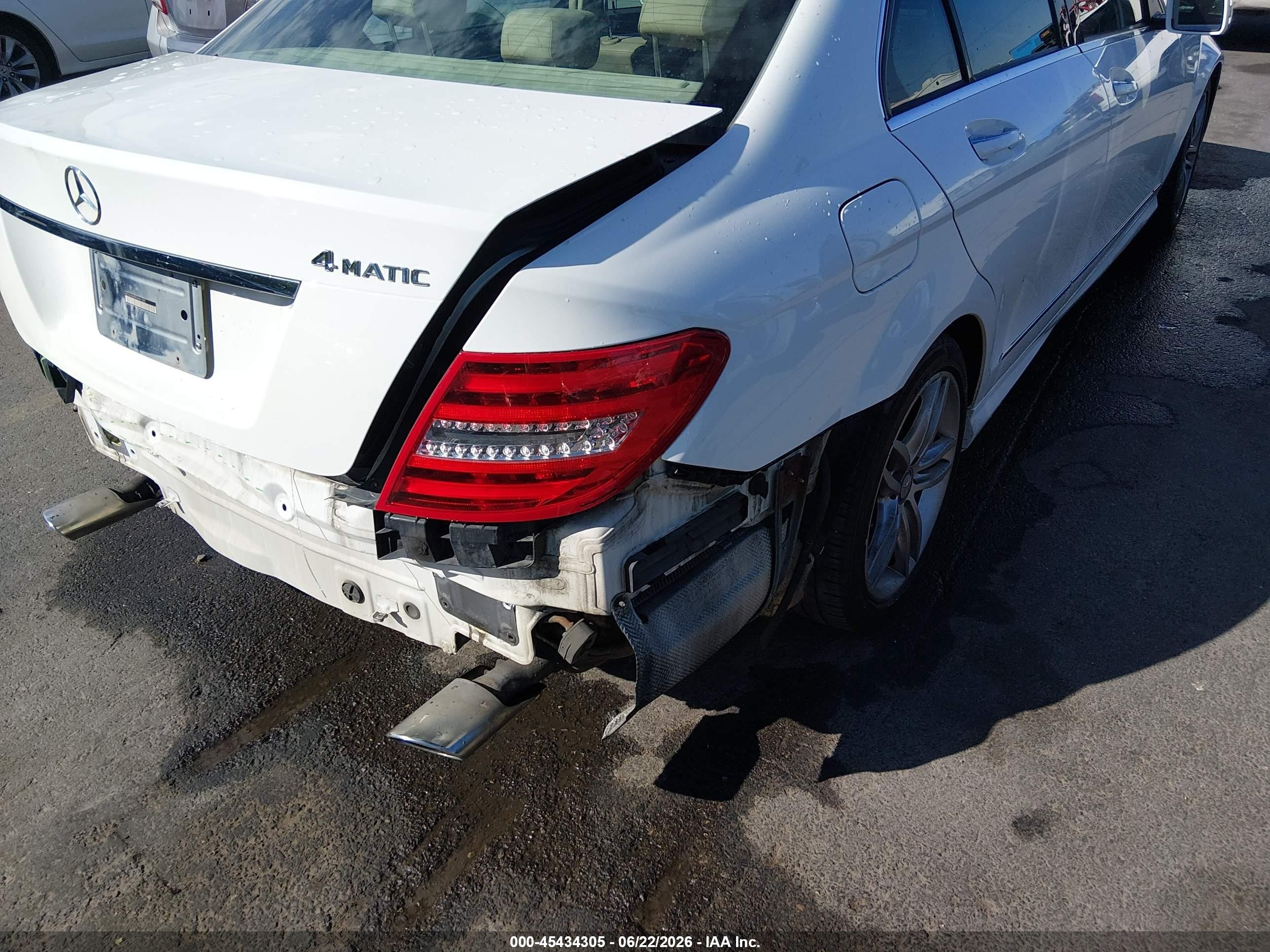 2014 Mercedes-benz C 300 Sport 4matic Белый vin: WDDGF8AB9EA961392